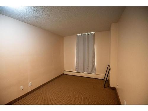 304-11721 Macdonald Drive, Fort Mcmurray, AB - Indoor Photo Showing Other Room