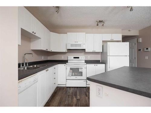 231 Bear Paw Drive, Fort Mcmurray, AB - Indoor Photo Showing Kitchen