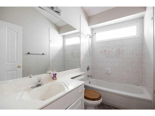 135 Bussieres Drive, Fort Mcmurray, AB - Indoor Photo Showing Bathroom