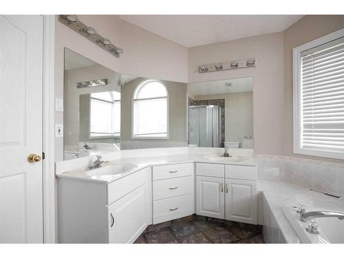 135 Bussieres Drive, Fort Mcmurray, AB - Indoor Photo Showing Bathroom