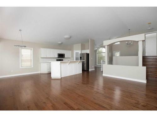 135 Bussieres Drive, Fort Mcmurray, AB - Indoor Photo Showing Kitchen