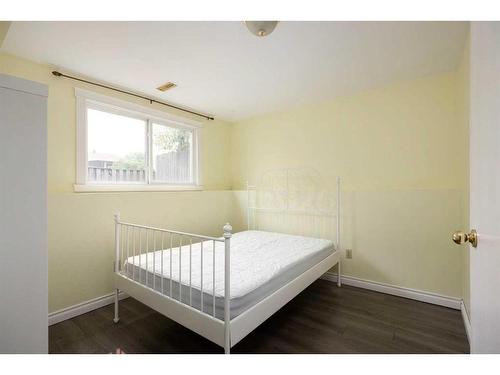 185 Ross Haven Drive, Fort Mcmurray, AB - Indoor Photo Showing Bedroom