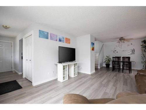 185 Ross Haven Drive, Fort Mcmurray, AB - Indoor Photo Showing Other Room