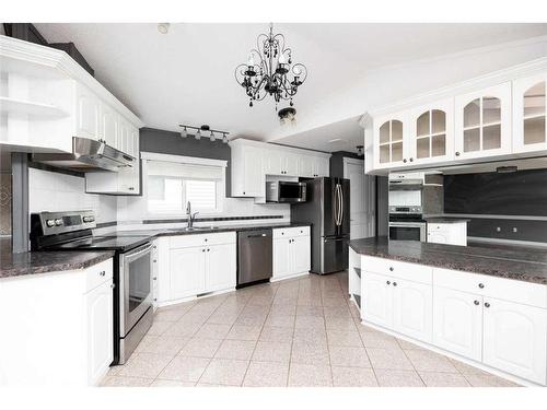 252 Cree Road, Fort Mcmurray, AB - Indoor Photo Showing Kitchen