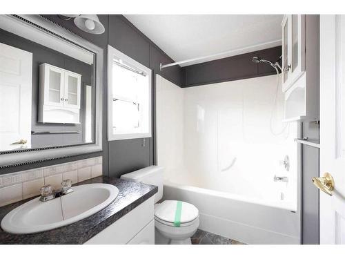 252 Cree Road, Fort Mcmurray, AB - Indoor Photo Showing Bathroom