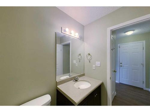 100 Sirius Avenue, Fort Mcmurray, AB - Indoor Photo Showing Bathroom