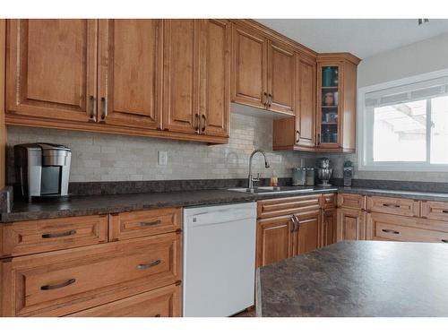 34 Birch Road, Fort Mcmurray, AB - Indoor Photo Showing Kitchen