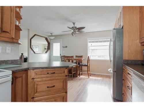 34 Birch Road, Fort Mcmurray, AB - Indoor Photo Showing Kitchen