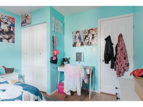 34 Birch Road, Fort Mcmurray, AB - Indoor Photo Showing Bedroom