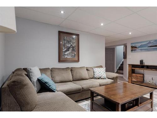 34 Birch Road, Fort Mcmurray, AB - Indoor Photo Showing Living Room