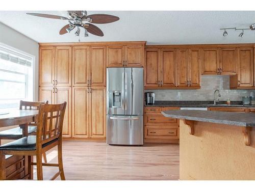 34 Birch Road, Fort Mcmurray, AB - Indoor Photo Showing Kitchen With Double Sink