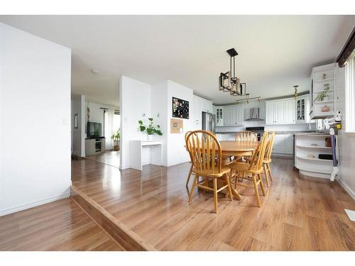 129 Robin Crescent, Fort Mcmurray, AB - Indoor Photo Showing Dining Room