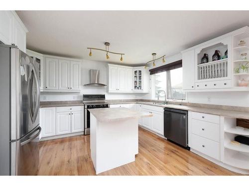 129 Robin Crescent, Fort Mcmurray, AB - Indoor Photo Showing Kitchen With Stainless Steel Kitchen