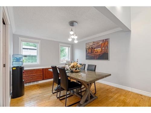 121 Burns Place, Fort Mcmurray, AB - Indoor Photo Showing Dining Room