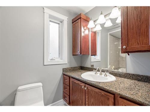 121 Burns Place, Fort Mcmurray, AB - Indoor Photo Showing Bathroom