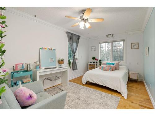 121 Burns Place, Fort Mcmurray, AB - Indoor Photo Showing Bedroom