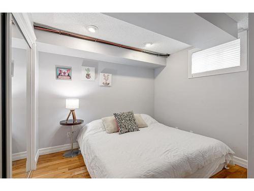 121 Burns Place, Fort Mcmurray, AB - Indoor Photo Showing Bedroom