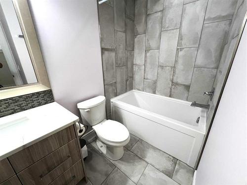 190 Athabasca Crescent, Fort Mcmurray, AB - Indoor Photo Showing Bathroom