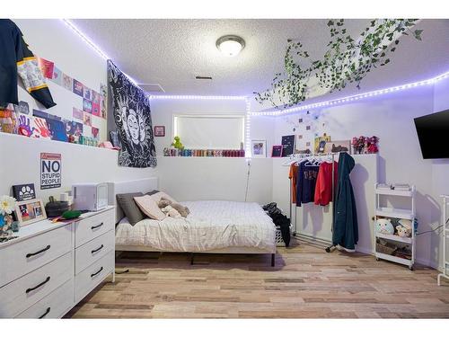 197 Waniandy Way, Fort Mcmurray, AB - Indoor Photo Showing Bedroom