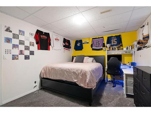 197 Waniandy Way, Fort Mcmurray, AB - Indoor Photo Showing Bedroom