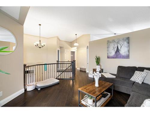 197 Waniandy Way, Fort Mcmurray, AB - Indoor Photo Showing Living Room