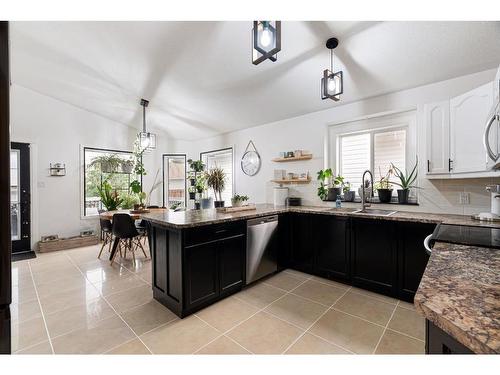 197 Waniandy Way, Fort Mcmurray, AB - Indoor Photo Showing Kitchen