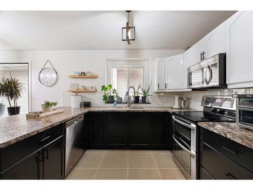 197 Waniandy Way, Fort Mcmurray, AB - Indoor Photo Showing Kitchen With Upgraded Kitchen