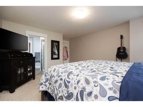 164 Heron Place, Fort Mcmurray, AB - Indoor Photo Showing Bedroom