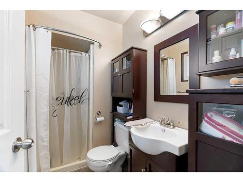 1 May Crescent, Fort Mcmurray, AB - Indoor Photo Showing Bathroom