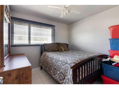 1 May Crescent, Fort Mcmurray, AB - Indoor Photo Showing Bedroom