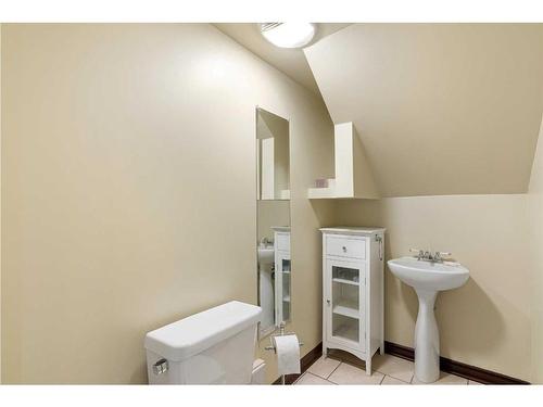 1 May Crescent, Fort Mcmurray, AB - Indoor Photo Showing Bathroom