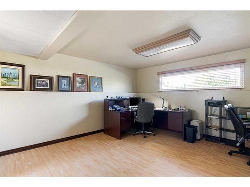 1 May Crescent, Fort Mcmurray, AB - Indoor Photo Showing Office