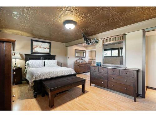 1 May Crescent, Fort Mcmurray, AB - Indoor Photo Showing Bedroom