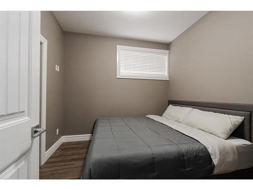 214 Prospect Drive, Fort Mcmurray, AB - Indoor Photo Showing Bedroom