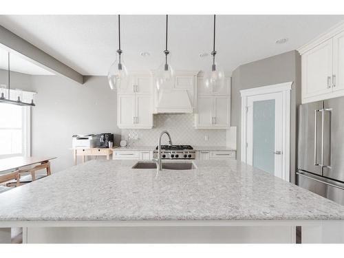 214 Prospect Drive, Fort Mcmurray, AB - Indoor Photo Showing Kitchen With Upgraded Kitchen