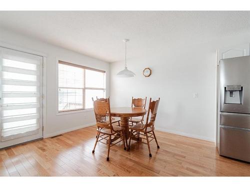 140 Archibald Close, Fort Mcmurray, AB - Indoor Photo Showing Dining Room