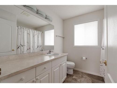 140 Archibald Close, Fort Mcmurray, AB - Indoor Photo Showing Bathroom