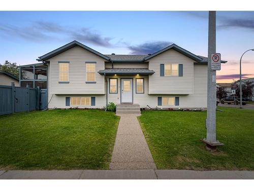 140 Archibald Close, Fort Mcmurray, AB - Outdoor With Facade