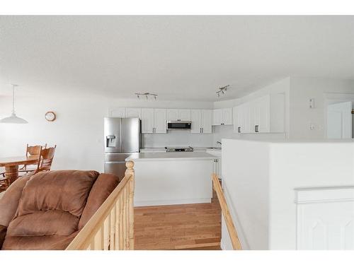 140 Archibald Close, Fort Mcmurray, AB - Indoor Photo Showing Kitchen