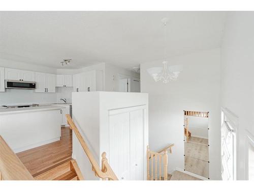 140 Archibald Close, Fort Mcmurray, AB - Indoor Photo Showing Kitchen