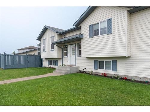 140 Archibald Close, Fort Mcmurray, AB - Outdoor