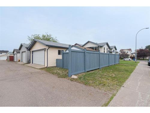 140 Archibald Close, Fort Mcmurray, AB - Outdoor