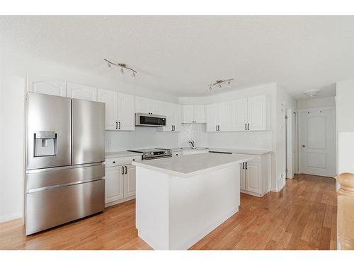 140 Archibald Close, Fort Mcmurray, AB - Indoor Photo Showing Kitchen With Upgraded Kitchen