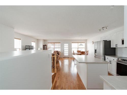 140 Archibald Close, Fort Mcmurray, AB - Indoor Photo Showing Kitchen