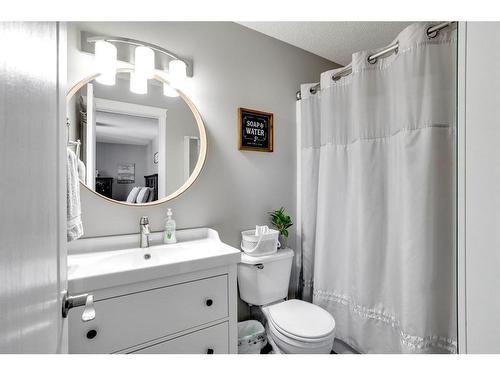 156 Archibald Close, Fort Mcmurray, AB - Indoor Photo Showing Bathroom