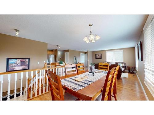 181 Beale Crescent, Fort Mcmurray, AB - Indoor Photo Showing Dining Room