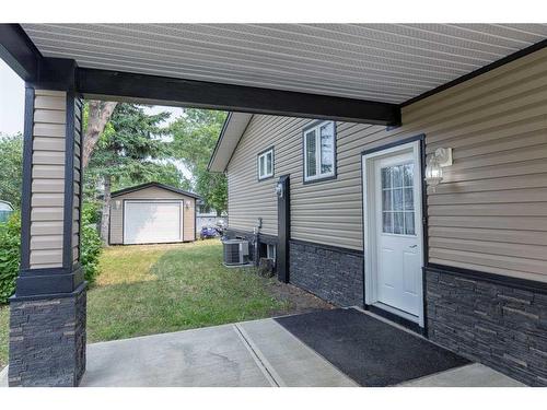 181 Beale Crescent, Fort Mcmurray, AB - Outdoor With Exterior