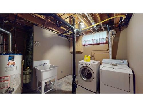 181 Beale Crescent, Fort Mcmurray, AB - Indoor Photo Showing Laundry Room