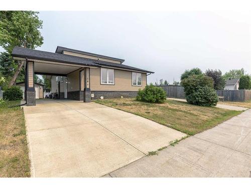 181 Beale Crescent, Fort Mcmurray, AB - Outdoor