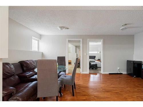 185 Blue Jay Road, Fort Mcmurray, AB - Indoor Photo Showing Living Room